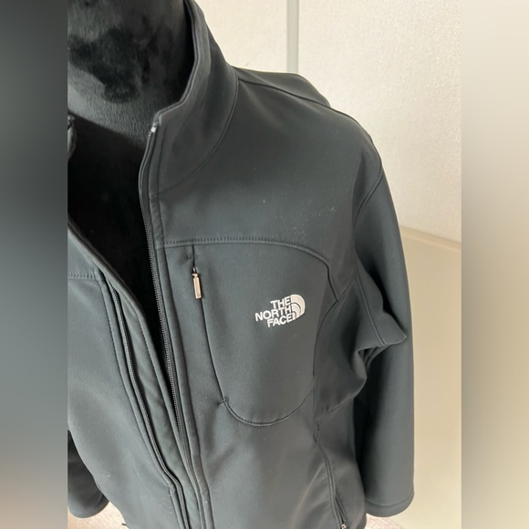 Women’s black soft shell north face jacket - Picture 8 of 10